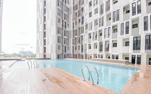 Brown Toned 1Br Without Living Room Apartment At The Alton