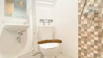 Deluxe Apartment | Bathroom