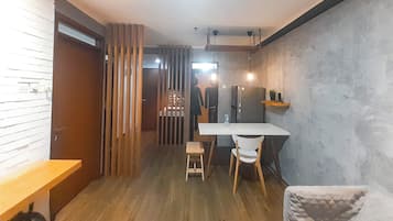 Deluxe Apartment | Living area