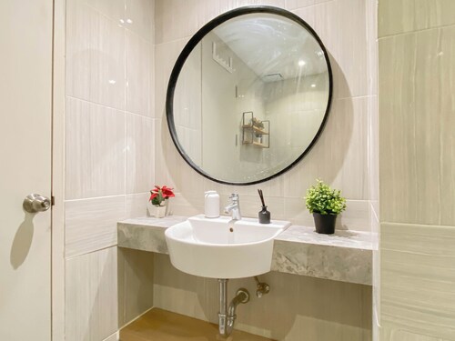 Modern Look 1Br Apartment At Vasanta Innopark