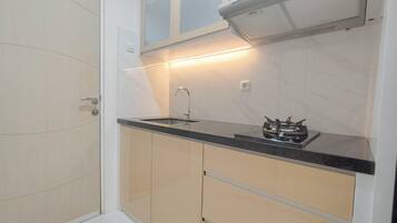 디럭스 아파트 | 전용 주방 | 냉장고, 쿡탑, 조리 도구/접시/주방 기구