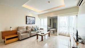 Deluxe Apartment | Living area