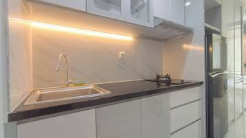 Deluxe-Apartment | Eigene Küche | Kühlschrank, Herdplatte, Kochgeschirr/Geschirr/Besteck