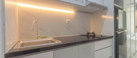 Deluxe Apartment | Private kitchen