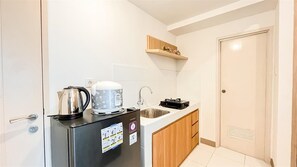 Căn hộ Deluxe | Bếp riêng | Tủ lạnh, bếp nấu, dụng cụ nấu nướng/bát dĩa/dao nĩa