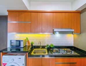 Apartamento luxo | Cozinha privada | Geladeira, micro-ondas, cooktop, panela elétrica de arroz
