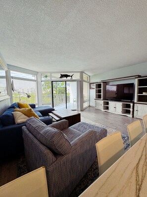 Living area - 2 Bedroom Condo w/ BOAT SLIP, Beachside, NSB (New Smyrna Beach)