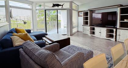 2 Bedroom Condo w/ BOAT SLIP, Beachside, NSB