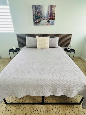 3 Schlafzimmer, Schreibtisch, Bügeleisen/Bügelbrett, kostenloses WLAN
