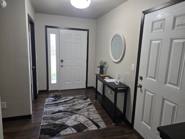 Interior - Modern Comfortable, spacious 4-bedroom building in lovely Fargo (Fargo)