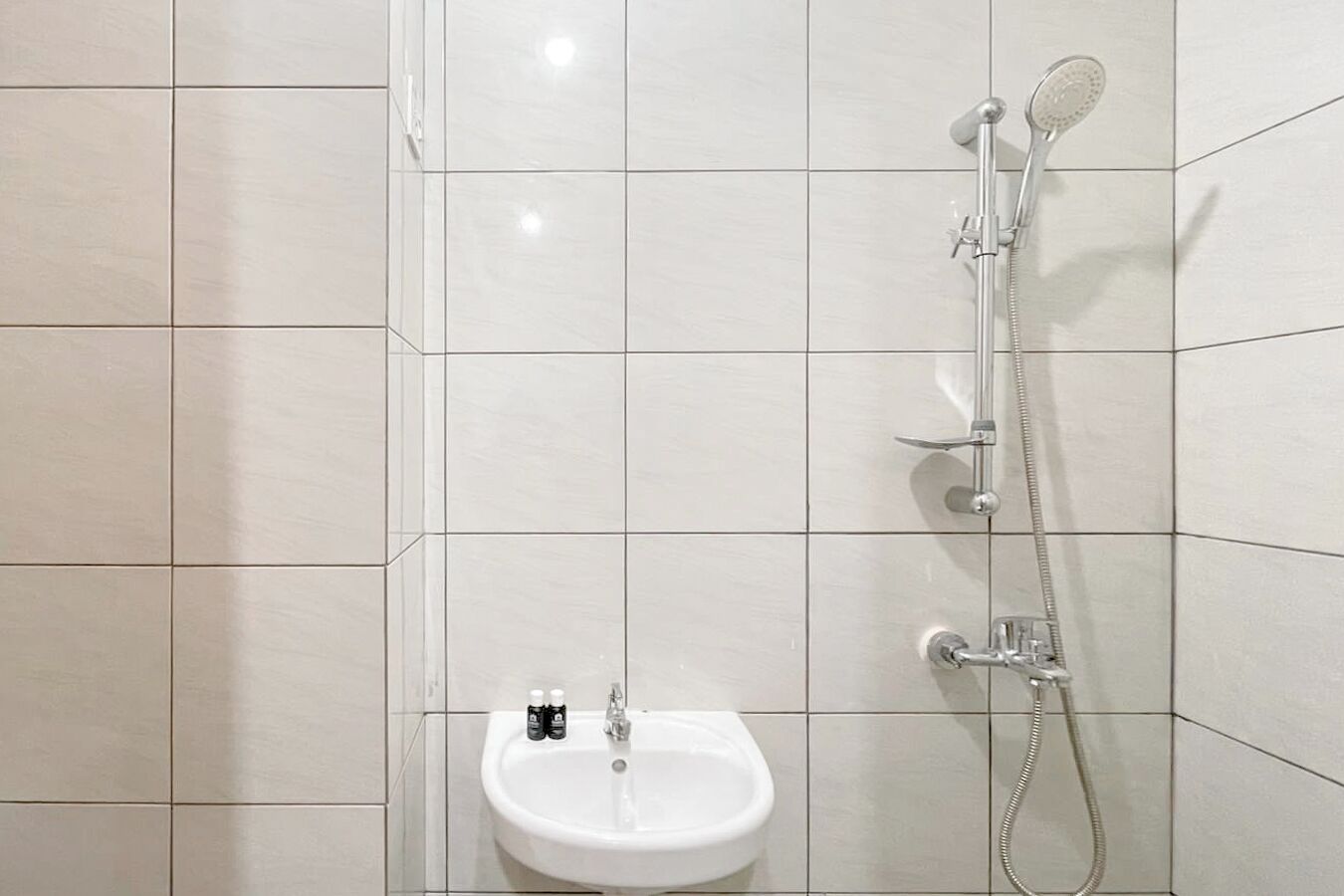 Standard Apartment | Bathroom