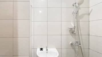 Standard Apartment | Bathroom