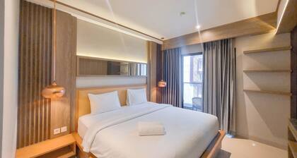 Warm And Minimalist Studio Apartment At Patraland Amarta