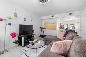 Smart TV, computer monitors