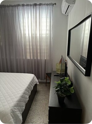 3 chambres, fer et planche à repasser, Wi-Fi, draps fournis