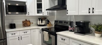 Spacious Home w/ Heated Pool Smart TVs- Pool table