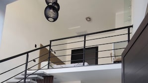 Interior - Luxury Loft in Peruíbe with Home Office, Wi-Fi and TV, 5 minutes from the beach (Peruíbe)