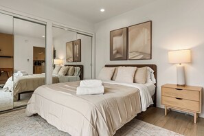 1 slaapkamer, een strijkplank/strijkijzer, gratis wifi, beddengoed