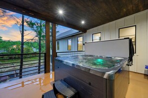 Outdoor spa tub - Iron Bull | Unforgettable Cabin w/ Hot Tub, Games & Mechanical Bull Adventure (Broken Bow)