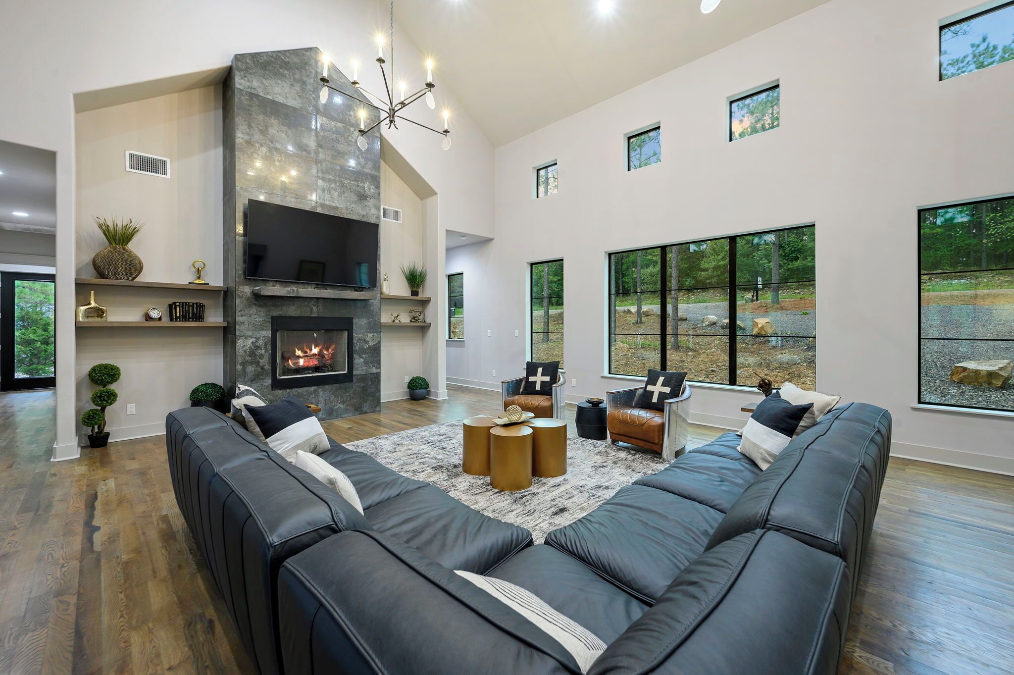 智能电视、壁炉、桌上足球