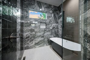 Shower, hair dryer, towels, soap - Iron Bull | Unforgettable Cabin w/ Hot Tub, Games & Mechanical Bull Adventure (Broken Bow)