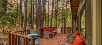 Cozy Cabin Retreat in the Pines – Minutes from Downtown Flagstaff