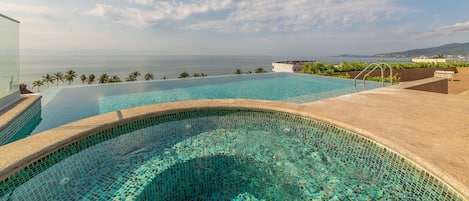 Departamento | Alberca | 2 albercas al aire libre