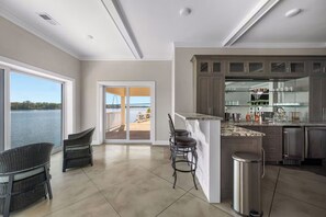 بار (في المنشاة)