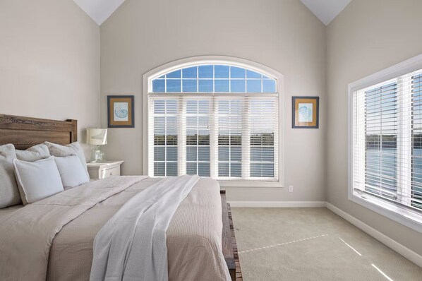 3 chambres, fer et planche à repasser, Wi-Fi gratuit, draps fournis