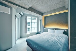 Basic-Doppelzimmer, Stadtblick | Schallisolierte Zimmer, kostenloses WLAN