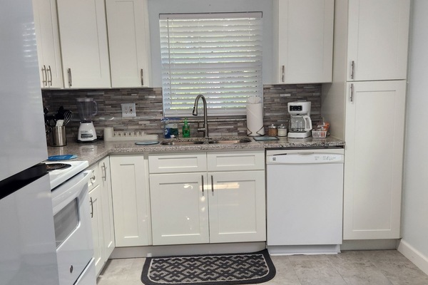 Frigorífic, microones, forn i placa de cuina