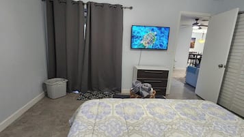 2 bedrooms, iron/ironing board, free WiFi, bed sheets