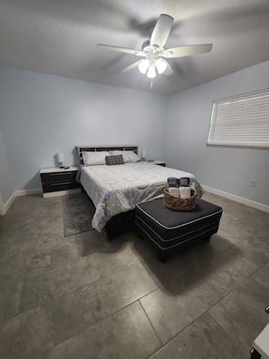 2 bedrooms, iron/ironing board, free WiFi, bed sheets