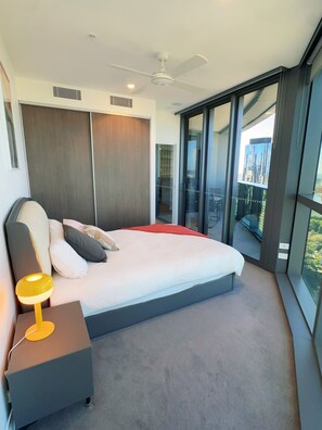 2 bedrooms, iron/ironing board, free WiFi, bed sheets