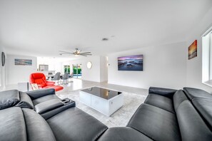 Smart TV - Pool+Waterfront! Close To Beach & Restaurants! (Fort Lauderdale)