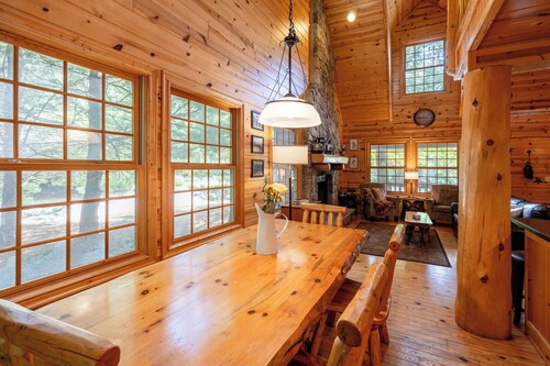 Kingfisher Cove!! Private hot tub + community pool