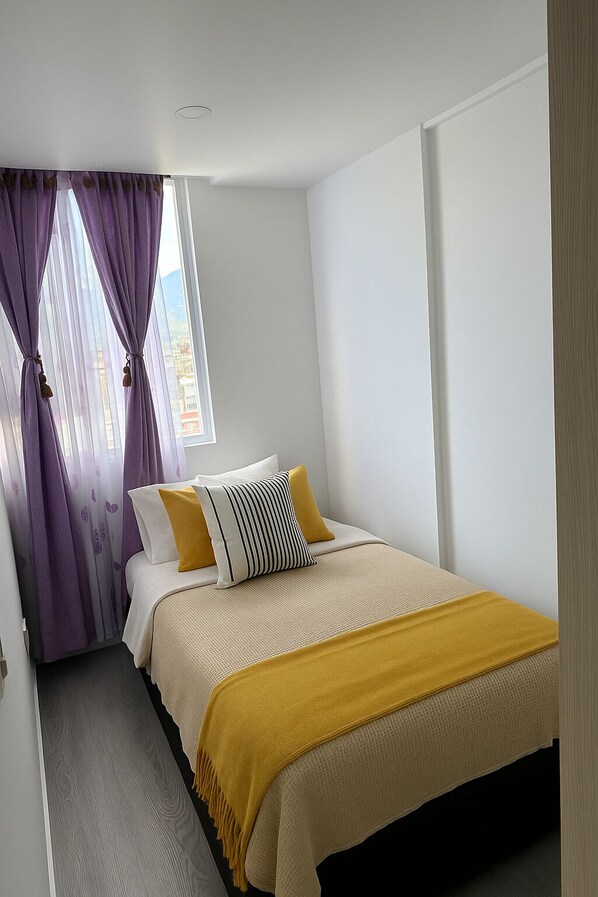 2 chambres, fer et planche à repasser, accès à Internet, literie fournie