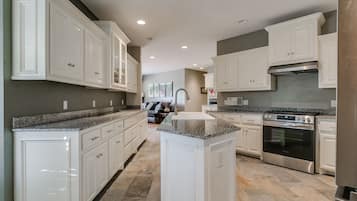 Oven, stovetop, dishwasher