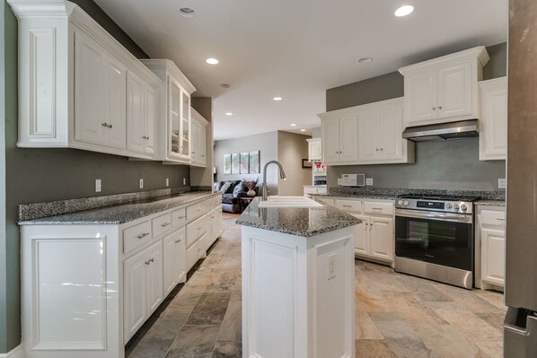 Oven, stovetop, dishwasher