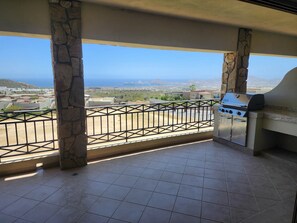 Appart'hÎtel Familial, vue océan | Terrasse/Patio