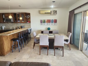 Family Condo, Ocean View | Dining room