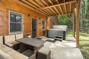 Terrace/patio - High Country Log Cabin Charm in Banner Elk (Banner Elk)