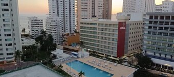 3 bedroom family apartment in Acapulco, a few steps from the beach.