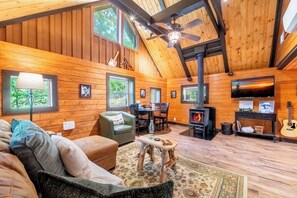 Télévision, cheminée