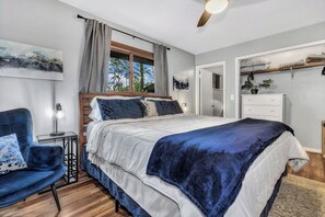 3 bedrooms, desk, free WiFi, bed sheets - Cozy Serenity - Soothing Soaks, Fireside Sips, Spa Bubble Baths & Movie Nights (Gatlinburg)