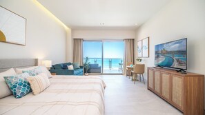 Tabla de planchar con plancha, wifi gratis y ropa de cama