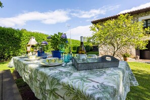 تناول الطعام بالخارج