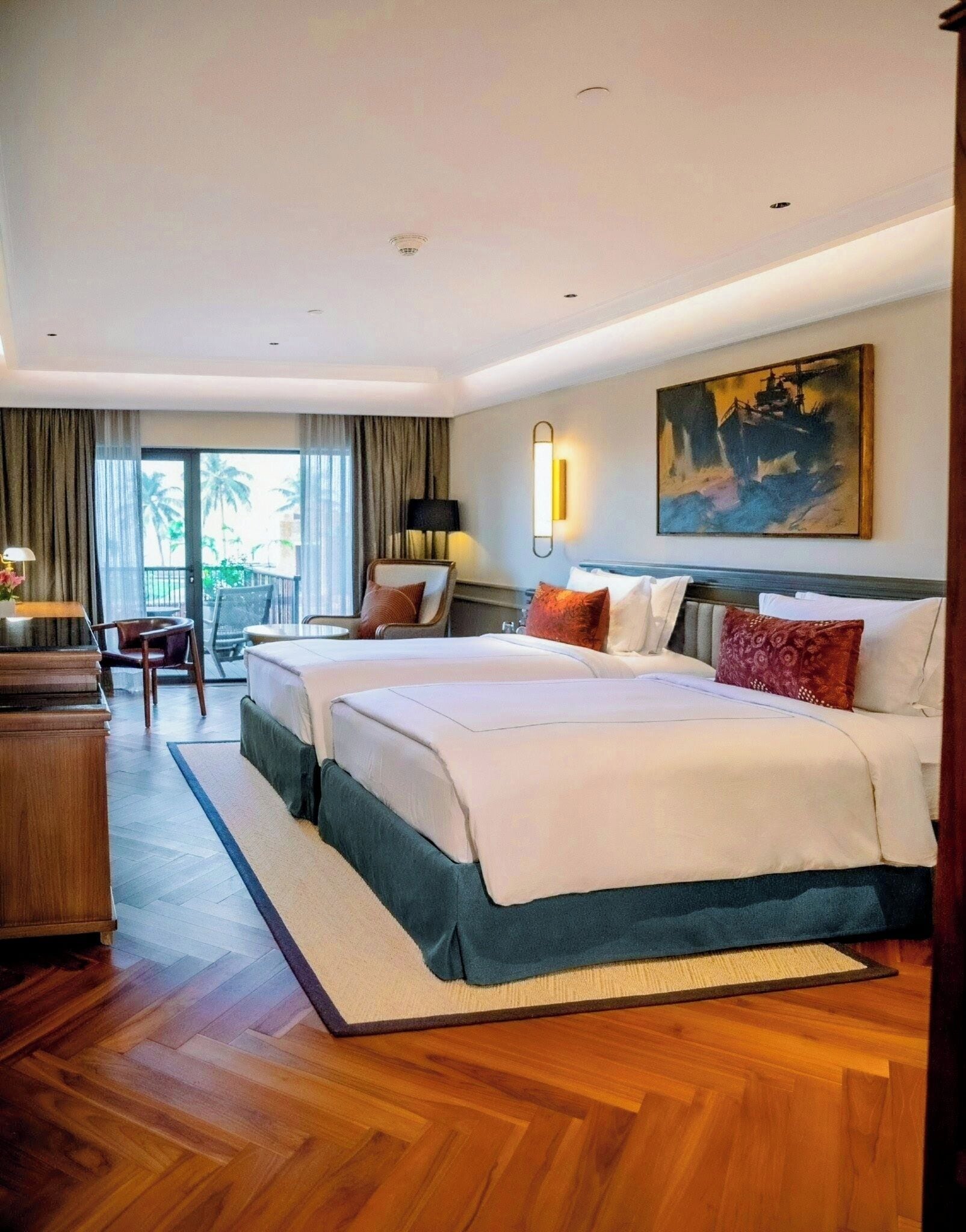 Minibar, Zimmersafe, individuell dekoriert, individuell eingerichtet