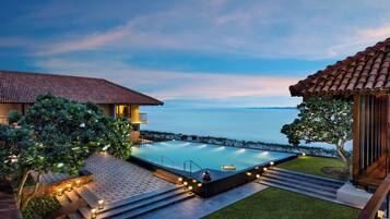3 outdoor pools