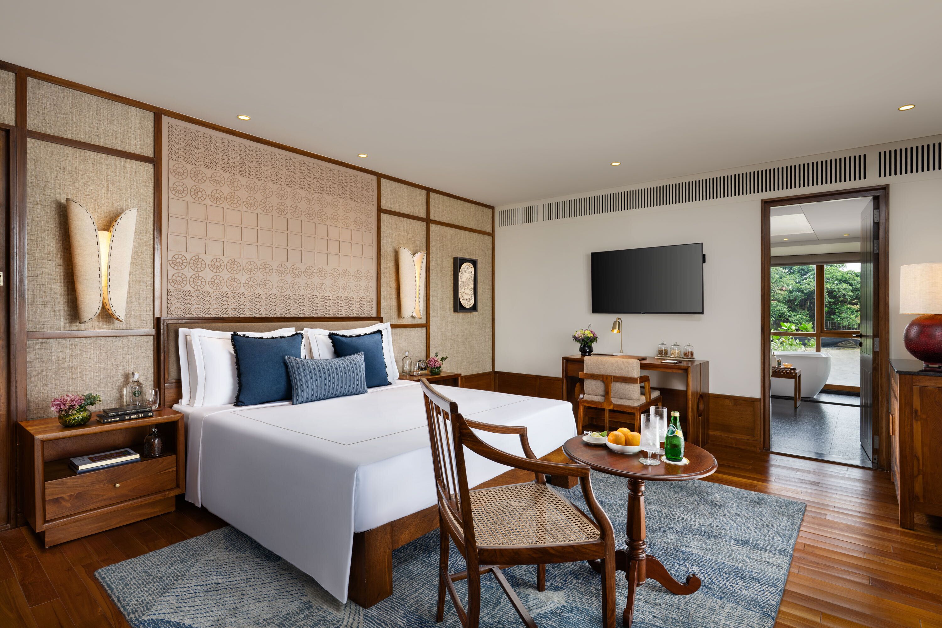 Luxury-Zimmer, Balkon, Flussblick (Grand Luxury Balcony Room with Ganges)